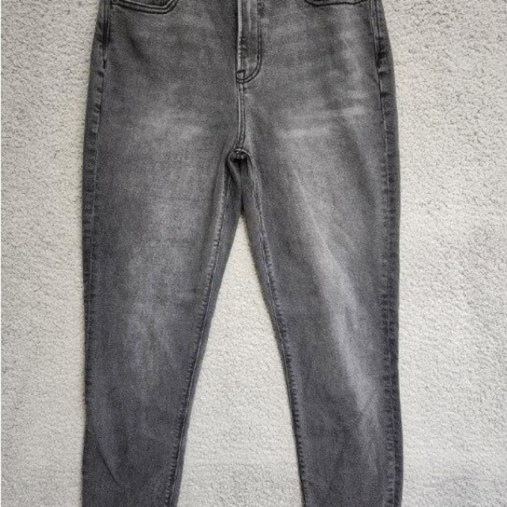 American Eagle mom jeans size 4
